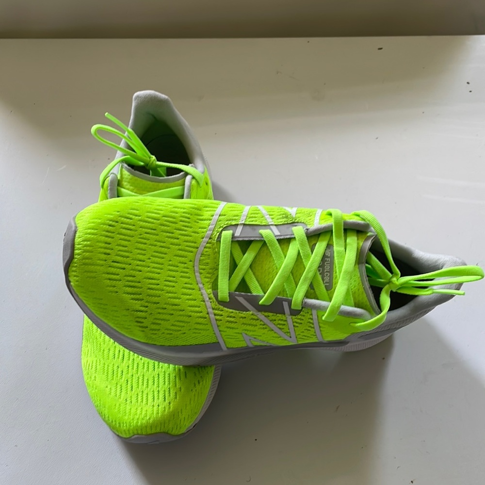 New Balance FuelCell Propel v2 Mesh Knit Running Shoe Lime Glo Gray | Women’s 9